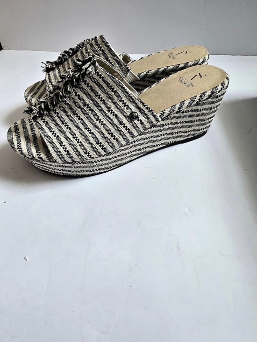 Vera Wang Striped Wedge Mules in Black & White US 6